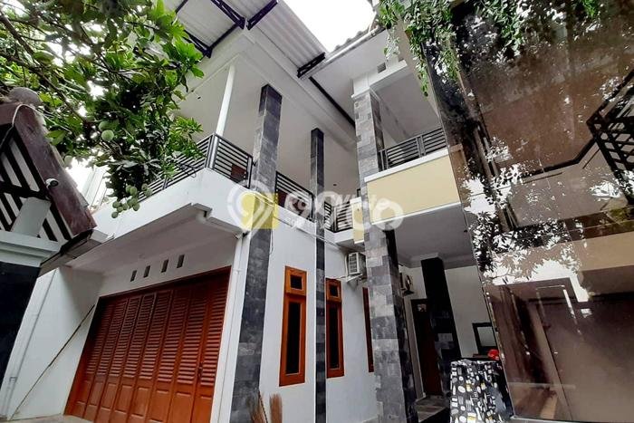 Unit Komersial Dijual di Laweyan Surakarta Luas Tanah 400m2, Luas Bangunan 600m2 Unit Komersial Dijual di Laweyan Surakarta Luas Tanah 400m2, Luas Bangunan 600m2