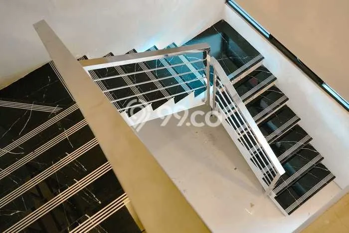Rumah 3 Kamar di Pusat Kota Waru, Surabaya - Harga Menarik Rumah 3 Kamar di Pusat Kota Waru, Surabaya - Harga Menarik