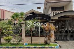 HOT LISTING! Rumah Siap Huni area Rungkut, Luas 165m2m² LB 165m2m² HOT LISTING! Rumah Siap Huni area Rungkut, Luas 165m2m² LB 165m2m²