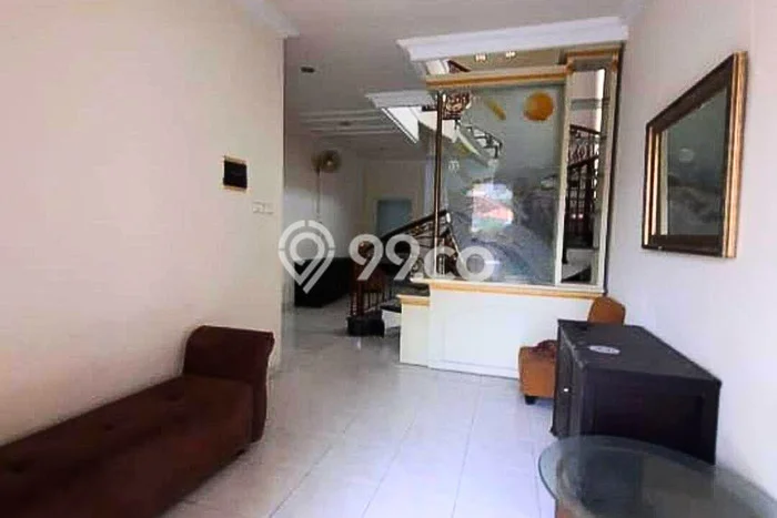 Rumah Bagus Siap Huni Di Rungkut Luas 300m2 Lokasi Strategis Rumah Bagus Siap Huni Di Rungkut Luas 300m2 Lokasi Strategis