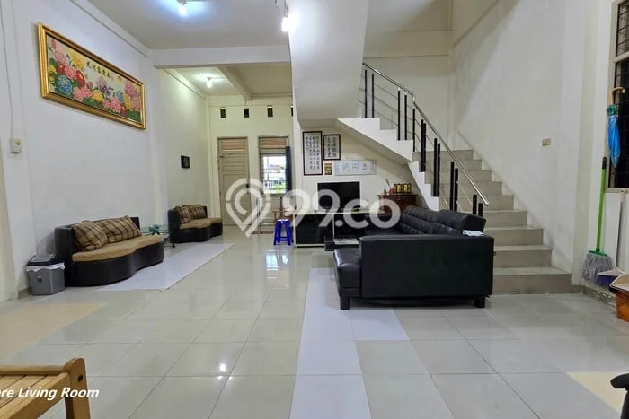 Lokasi terbaik! Rumah siap huni dikontrakkan di Pontianak Kota LB 180m2 Lokasi terbaik! Rumah siap huni dikontrakkan di Pontianak Kota LB 180m2