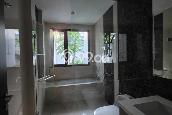 Rumah Elit LB 337m2 Siap Pakai Desain Elegan di BSD, Tangerang Rumah Elit LB 337m2 Siap Pakai Desain Elegan di BSD, Tangerang