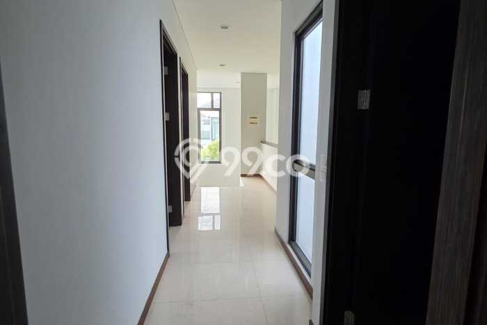 Rumah Elit LB 337m2 Siap Pakai Desain Elegan di BSD, Tangerang Rumah Elit LB 337m2 Siap Pakai Desain Elegan di BSD, Tangerang