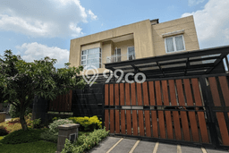 Dijual Rumah Mewah Elegan Dengan View Eksklusif di Gading Serpong, Tangerang Dijual Rumah Mewah Elegan Dengan View Eksklusif di Gading Serpong, Tangerang