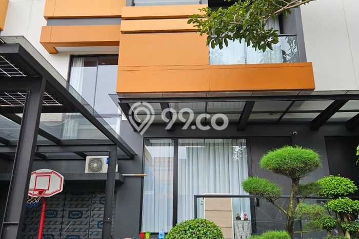 Rumah Mewah LB 196m2 Siap Pakai Desain Elegan di Gading Serpong, Tangerang Rumah Mewah LB 196m2 Siap Pakai Desain Elegan di Gading Serpong, Tangerang