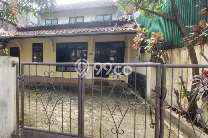Rumah di BKR, 2 KM, Pemandangan Indah, LT 180m² LB 200m² Rumah di BKR, 2 KM, Pemandangan Indah, LT 180m² LB 200m²