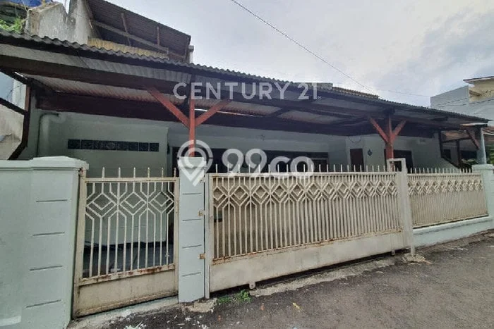 Disewakan! Rumah 4 Kamar Tidur &
1 Kamar Mandi di BKR, Bandung Disewakan! Rumah 4 Kamar Tidur &
1 Kamar Mandi di BKR, Bandung