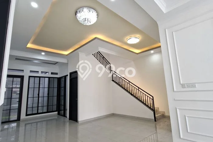 Siap Huni Hunian Elit 6 Kamar di BSD Dekat ke Mana Pun Siap Huni Hunian Elit 6 Kamar di BSD Dekat ke Mana Pun
