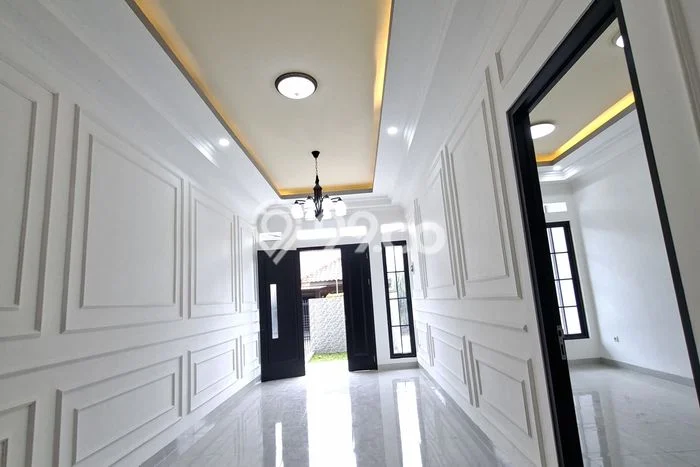 Siap Huni Hunian Elit 6 Kamar di BSD Dekat ke Mana Pun Siap Huni Hunian Elit 6 Kamar di BSD Dekat ke Mana Pun