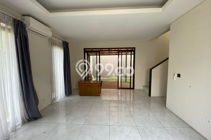 Disewakan! Rumah 3 Kamar Tidur &
2 Kamar Mandi di Kota Baru Parahyangan, Bandung Disewakan! Rumah 3 Kamar Tidur &
2 Kamar Mandi di Kota Baru Parahyangan, Bandung