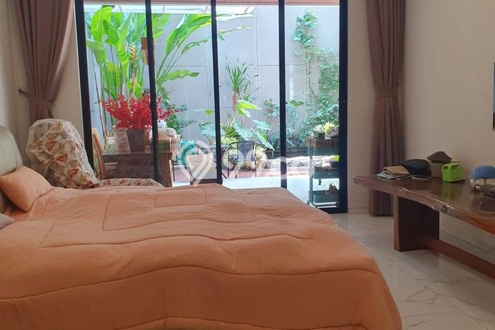 Hunian Mewah LB 300m2 Siap Huni Desain Elegan di Singgasana, Bandung Hunian Mewah LB 300m2 Siap Huni Desain Elegan di Singgasana, Bandung
