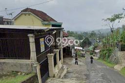 Rumah Terawat area Darangdan, Purwakarta, LT 412m2m², LB 200m2m² Rumah Terawat area Darangdan, Purwakarta, LT 412m2m², LB 200m2m²