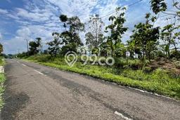 AREA PROSPEKTIF! Tanah Kawasan Sumedang Selatan, Luas 834m2m², Dekat Transportasi, Kawasan Potensial AREA PROSPEKTIF! Tanah Kawasan Sumedang Selatan, Luas 834m2m², Dekat Transportasi, Kawasan Potensial