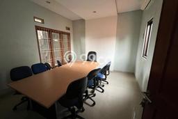 Siap Huni Hunian Elit 9 Kamar di Cilandak Dekat ke Mana Saja Siap Huni Hunian Elit 9 Kamar di Cilandak Dekat ke Mana Saja