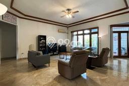 Rumah Mewah LB 220m2 Siap Huni Desain Elegan di Antasari, Jakarta Selatan Rumah Mewah LB 220m2 Siap Huni Desain Elegan di Antasari, Jakarta Selatan