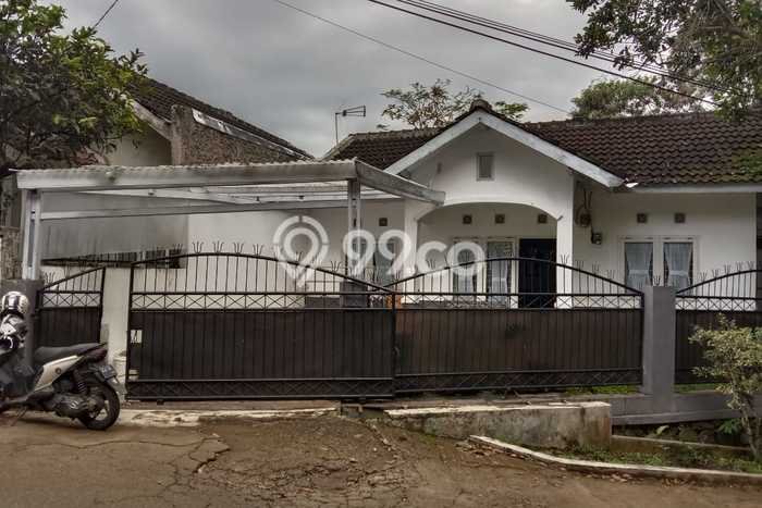 Rumah Luas Asri 3 KT Siap Pakai di Cihanjuang Bandung Rumah Luas Asri 3 KT Siap Pakai di Cihanjuang Bandung