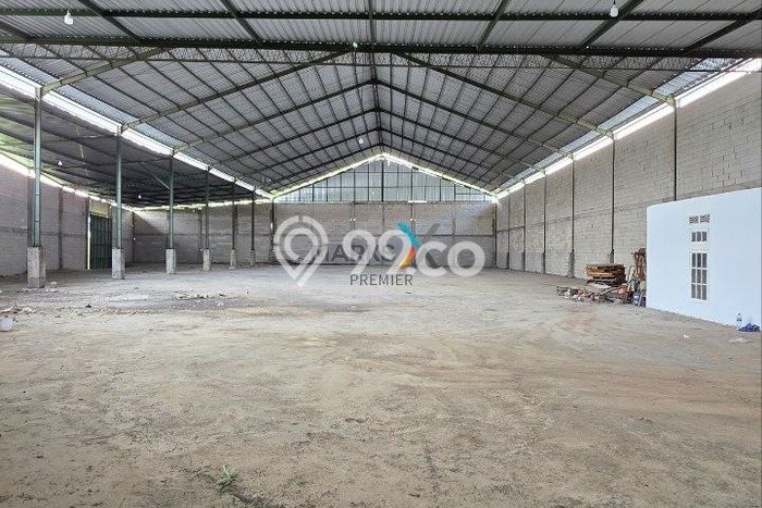 LOKASI STRATEGIS! Gudang Kawasan Bululawang, Luas 1800m2m², Area Berkembang, Siap Operasional LOKASI STRATEGIS! Gudang Kawasan Bululawang, Luas 1800m2m², Area Berkembang, Siap Operasional