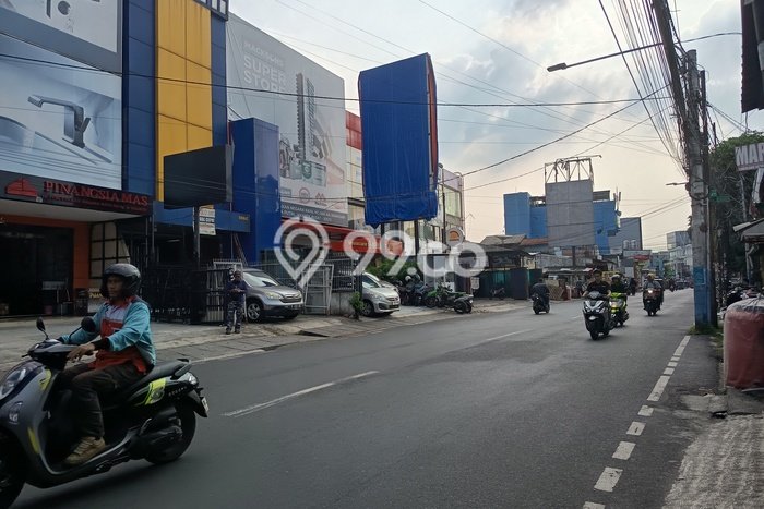 Ruko Dijual di Jakarta Pusat LT 109m2 & LB 300m2 Lokasi Terbaik! Ruko Dijual di Jakarta Pusat LT 109m2 & LB 300m2 Lokasi Terbaik!