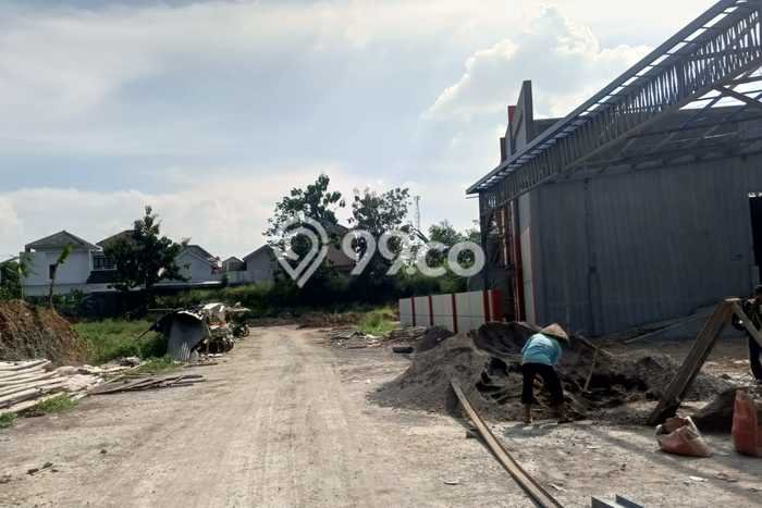 Unit Gudang Disewa Lokasi Ngaliyan, Semarang Spesifikasi Luas Bangunan 1693m2 Unit Gudang Disewa Lokasi Ngaliyan, Semarang Spesifikasi Luas Bangunan 1693m2
