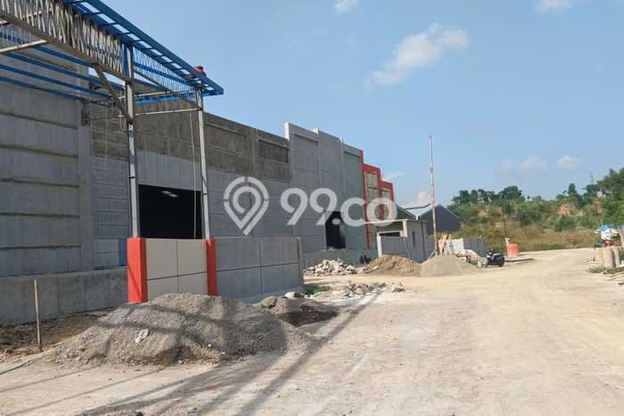 Unit Gudang Disewa Lokasi Ngaliyan, Semarang Spesifikasi Luas Bangunan 1693m2 Unit Gudang Disewa Lokasi Ngaliyan, Semarang Spesifikasi Luas Bangunan 1693m2