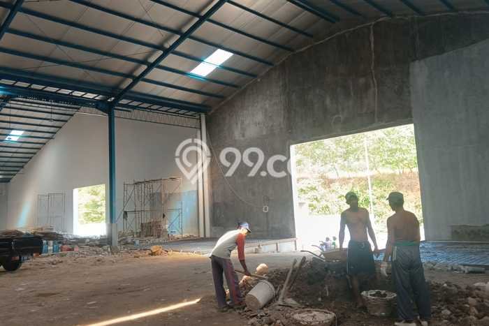 Unit Gudang Paling Strategis di Ngaliyan Semarang dengan LB 1693m2 Unit Gudang Paling Strategis di Ngaliyan Semarang dengan LB 1693m2