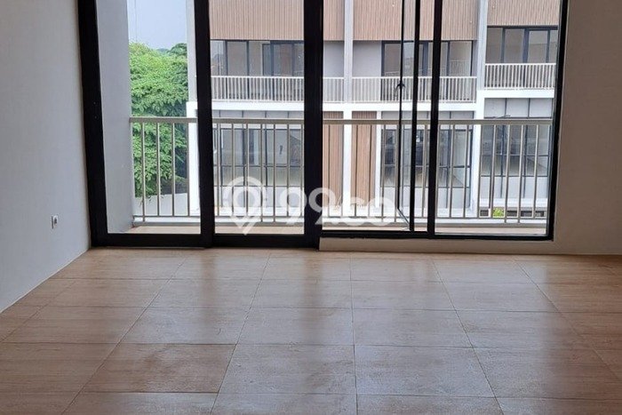Ruko Dijual Lokasi Emas di Karawaci Luas 150m2 Ruko Dijual Lokasi Emas di Karawaci Luas 150m2