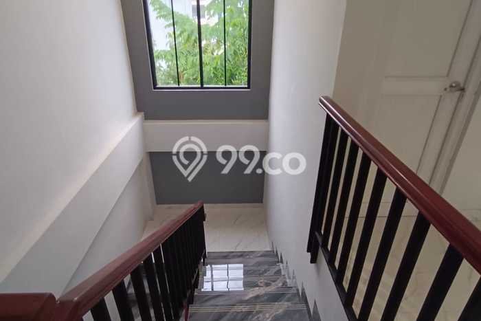 Lokasi Strategis! Dijual Ruko Bisnis di Jelambar, Jakarta Barat Kondisi Baik Lokasi Strategis! Dijual Ruko Bisnis di Jelambar, Jakarta Barat Kondisi Baik