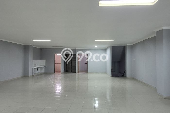 Ruko Disewa di Jakarta Pusat dengan LB 1600m2 Area Komersial Ramai Ruko Disewa di Jakarta Pusat dengan LB 1600m2 Area Komersial Ramai