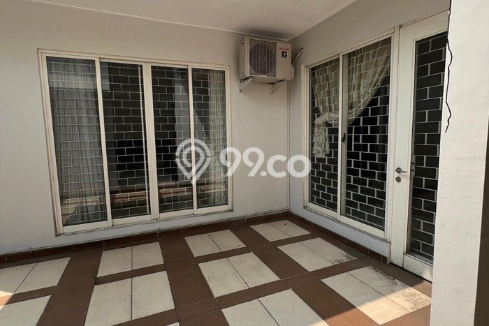 Rumah di Alam Sutera, 3 KT, Dekat Pusat Kota, Luas 200m² Bangunan 210m² Rumah di Alam Sutera, 3 KT, Dekat Pusat Kota, Luas 200m² Bangunan 210m²