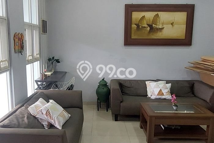 Lokasi strategis! Rumah siap huni disewakan di Kelapa Gading LB 250m2 Lokasi strategis! Rumah siap huni disewakan di Kelapa Gading LB 250m2