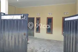 Disewakan! Rumah 2 Kamar Tidur &
2 Kamar Mandi di Gelogor Carik, Denpasar Disewakan! Rumah 2 Kamar Tidur &
2 Kamar Mandi di Gelogor Carik, Denpasar