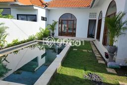 SEWA TERBAIK! Vila di , Area 300m2m², Dekat Mudah Pusat Kota SEWA TERBAIK! Vila di , Area 300m2m², Dekat Mudah Pusat Kota