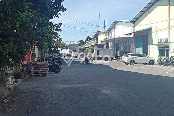 Gudang Area Perdagangan Kawasan Buduran, Luas 630m2m², Siap Operasi Gudang Area Perdagangan Kawasan Buduran, Luas 630m2m², Siap Operasi
