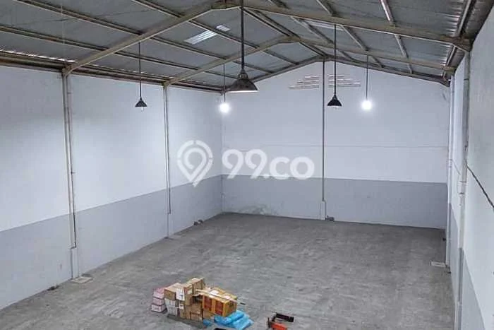 Unit Gudang Disewa Lokasi Tandes, Surabaya Spesifikasi Luas Bangunan 330m2 Unit Gudang Disewa Lokasi Tandes, Surabaya Spesifikasi Luas Bangunan 330m2