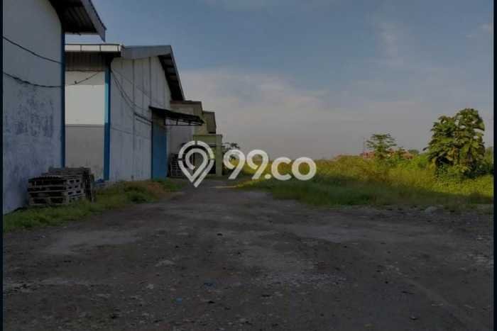Area Ramai! Gudang Dijual di Balongpanggang untuk Bisnis Luas Bangunan 7000m2 Area Ramai! Gudang Dijual di Balongpanggang untuk Bisnis Luas Bangunan 7000m2