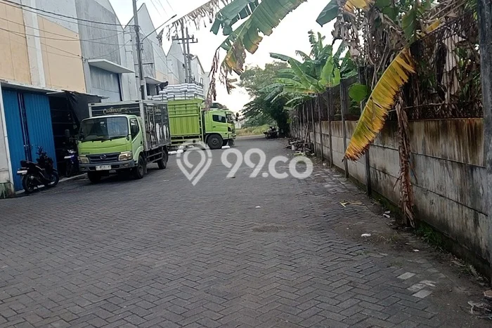 Unit Gudang Disewa Lokasi Krian, Sidoarjo Spesifikasi Luas Bangunan 288m2 Unit Gudang Disewa Lokasi Krian, Sidoarjo Spesifikasi Luas Bangunan 288m2