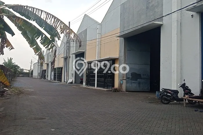 Unit Gudang Disewa Lokasi Krian, Sidoarjo Spesifikasi Luas Bangunan 288m2 Unit Gudang Disewa Lokasi Krian, Sidoarjo Spesifikasi Luas Bangunan 288m2
