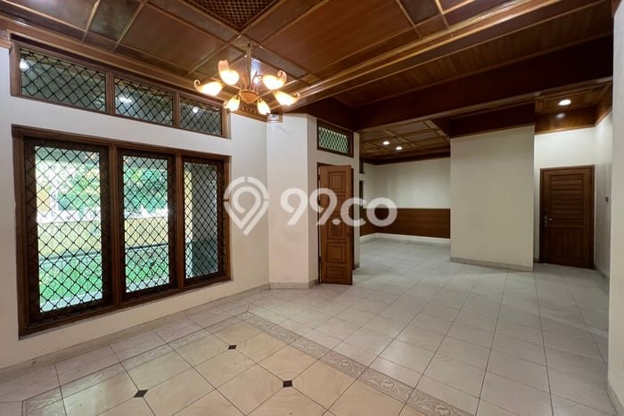 Lokasi terbaik! Rumah siap pakai disewakan di Pekalipan LB 360m2 Lokasi terbaik! Rumah siap pakai disewakan di Pekalipan LB 360m2