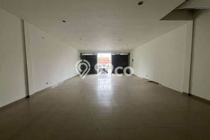 Disewakan Ruko komersial di Kesambi luas bangunan 315m2 Disewakan Ruko komersial di Kesambi luas bangunan 315m2