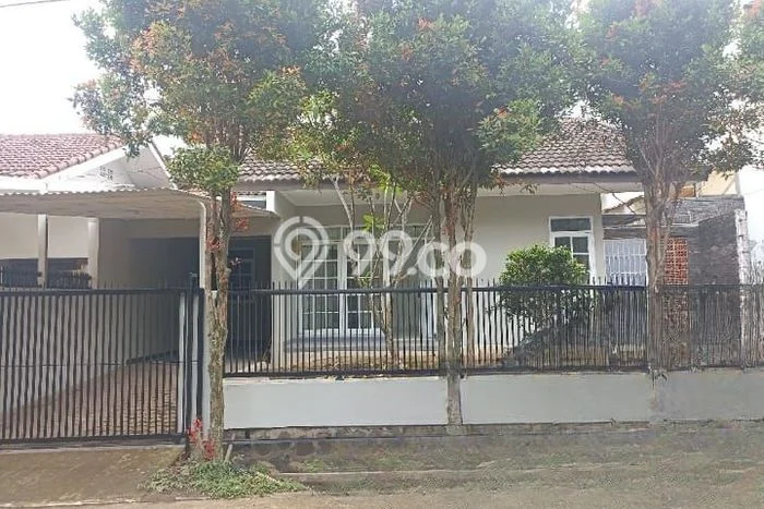 Rumah Modern Minimalis 4 Kamar Bisa Langsung Pindah di Arcamanik Rumah Modern Minimalis 4 Kamar Bisa Langsung Pindah di Arcamanik