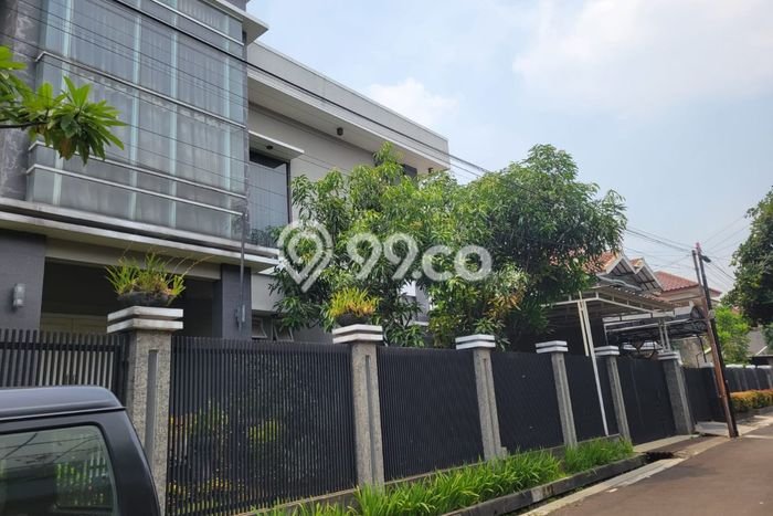 Siap Huni Rumah Mewah 7 Kamar di Kiaracondong Dekat ke Mana Saja Siap Huni Rumah Mewah 7 Kamar di Kiaracondong Dekat ke Mana Saja