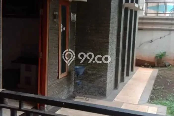 Siap Huni Rumah Mewah 5 Kamar di Pasar Rebo Dekat ke Mana Pun Siap Huni Rumah Mewah 5 Kamar di Pasar Rebo Dekat ke Mana Pun