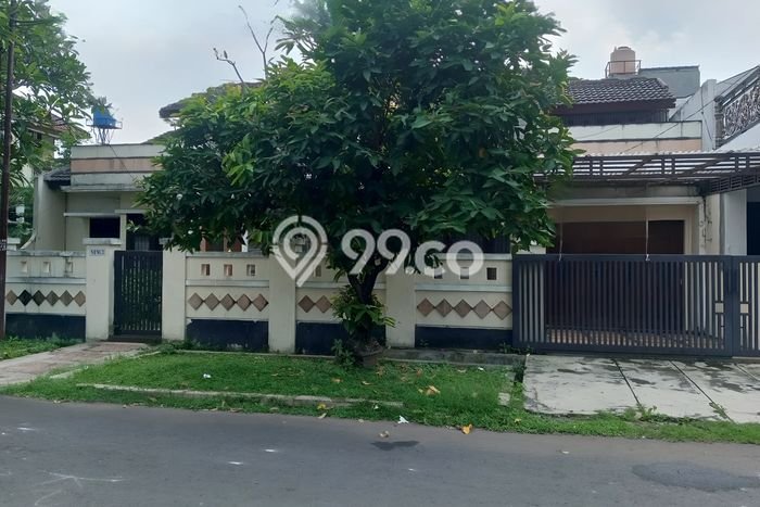 Ready to Use! Premium House LT 360m2 Desain Elegan di Cibubur Ready to Use! Premium House LT 360m2 Desain Elegan di Cibubur