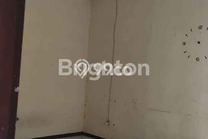 Lokasi strategis! Rumah siap pakai dikontrakkan di Karanganyar LB 180m2 Lokasi strategis! Rumah siap pakai dikontrakkan di Karanganyar LB 180m2