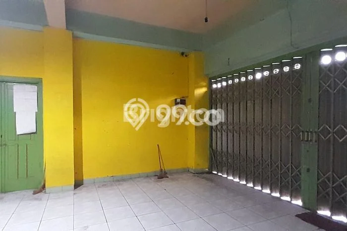 Ruko Disewakan di Kawasan Ramai Pasar Kliwon, Surakarta Ruko Disewakan di Kawasan Ramai Pasar Kliwon, Surakarta