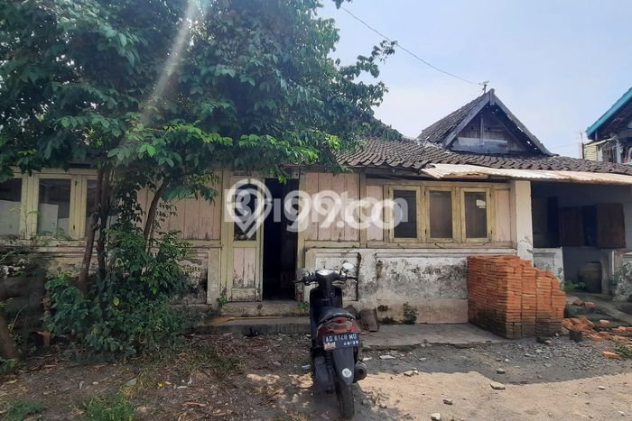 Tanah untuk Dijual di Pasar Kliwon Solo Luas 322m2 Tanah untuk Dijual di Pasar Kliwon Solo Luas 322m2