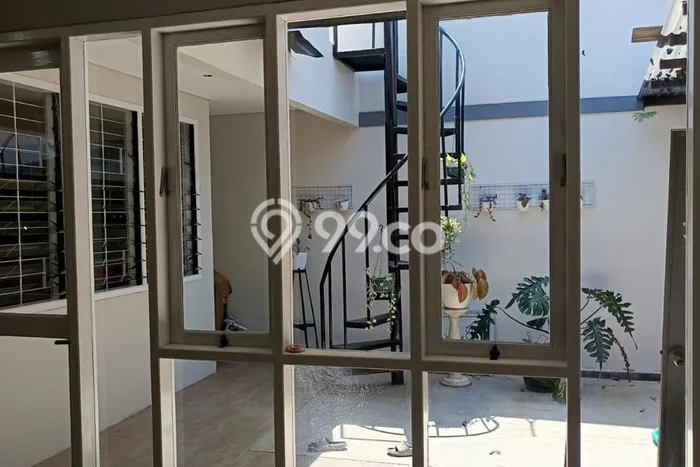 Rumah Minimalis 3 Kamar LT 187m2 di Taman Holis Indah Rumah Minimalis 3 Kamar LT 187m2 di Taman Holis Indah