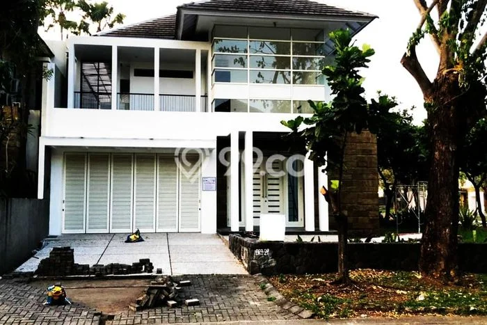 Jual Rumah Mewah Megah Dengan View Cantik di Citraland, Surabaya Jual Rumah Mewah Megah Dengan View Cantik di Citraland, Surabaya