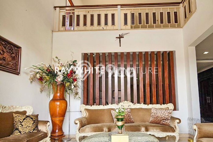 Dijual Rumah Luas Elegan Dengan View Eksklusif di Bintaro, Tangerang Selatan Dijual Rumah Luas Elegan Dengan View Eksklusif di Bintaro, Tangerang Selatan