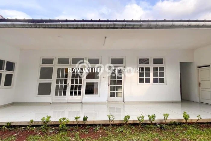 Rumah Elit Modern Tanpa Renovasi di Cipete Jakarta Selatan Rumah Elit Modern Tanpa Renovasi di Cipete Jakarta Selatan
